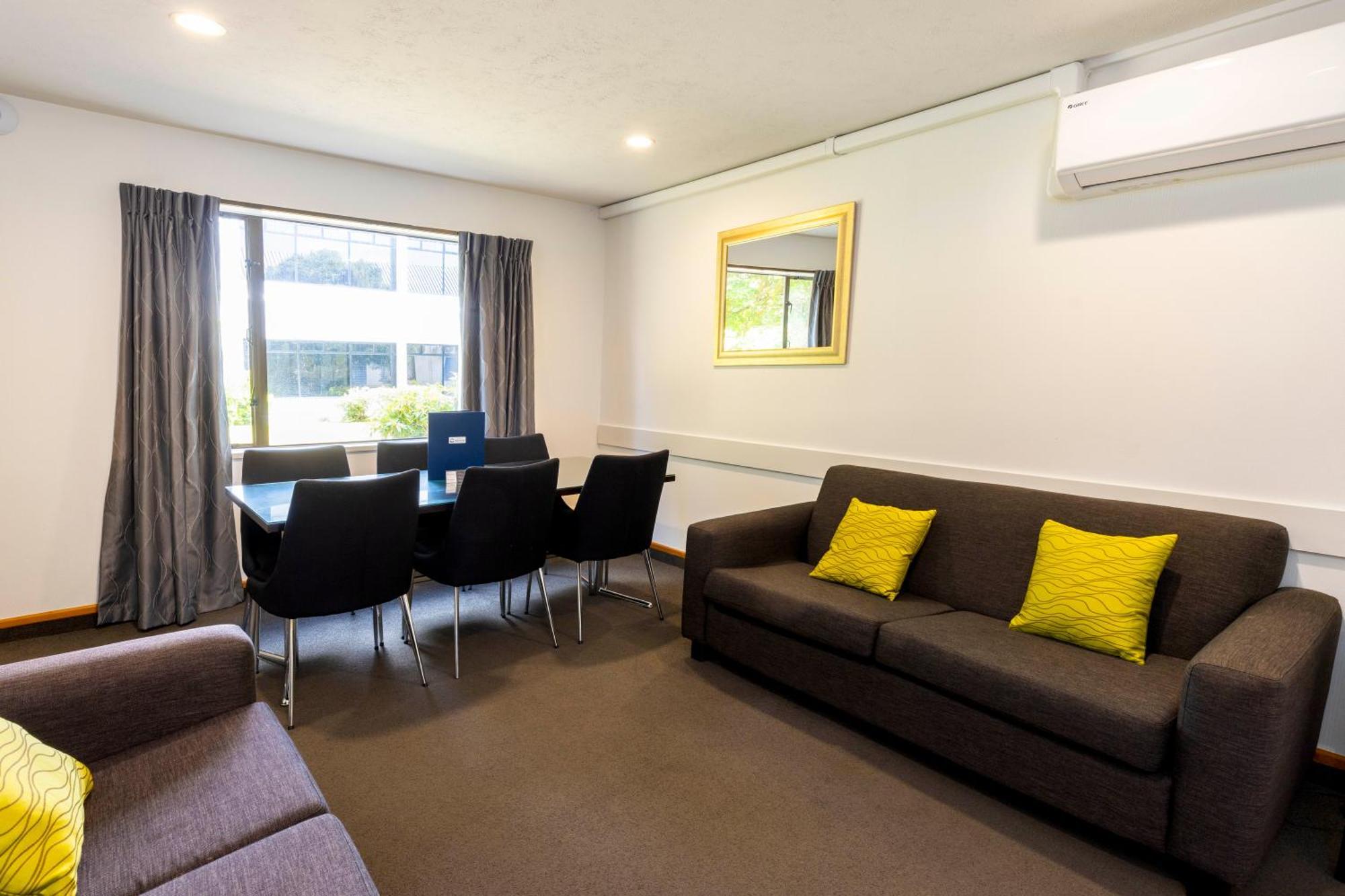 Airport Gateway Hotel Christchurch Exterior photo